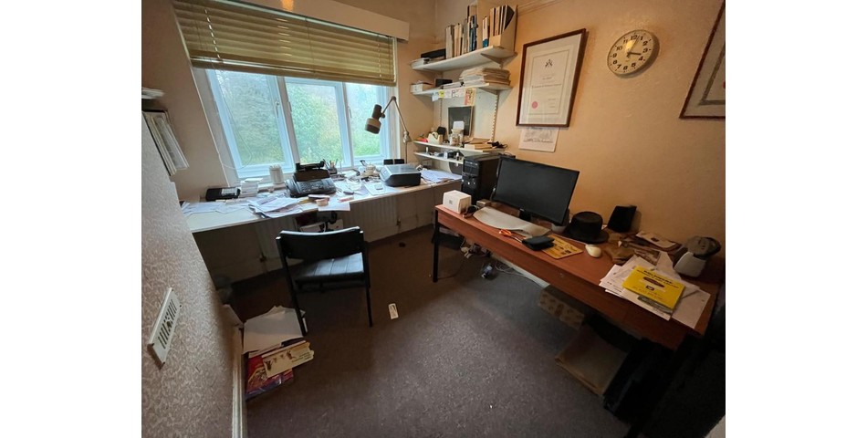 FOUR BEDROOM DETACHED HOUSE IN NEED OF MODERNISATION