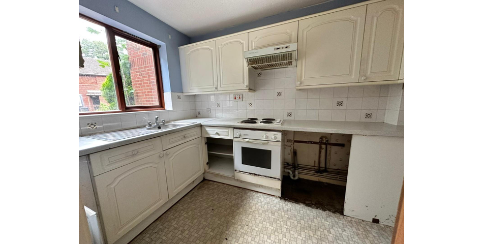 TWO BEDROOM MID TERRACED PROPERTY
