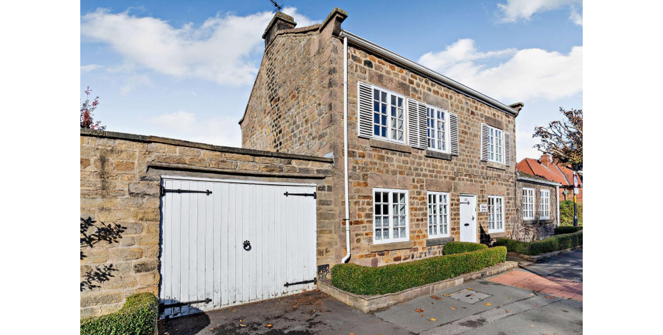 THREE BEDROOM DETACHED PROPERTY IN NEED OF MODERNISATION
