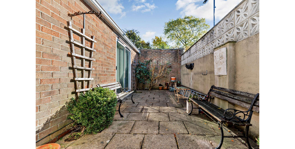 THREE BEDROOM DETACHED PROPERTY IN NEED OF MODERNISATION