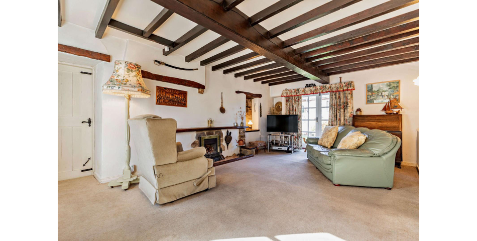 THREE BEDROOM DETACHED PROPERTY IN NEED OF MODERNISATION
