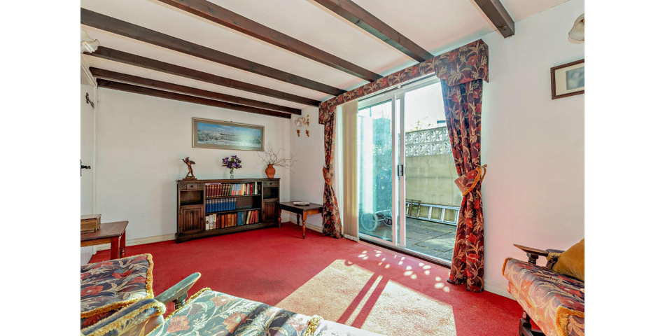 THREE BEDROOM DETACHED PROPERTY IN NEED OF MODERNISATION