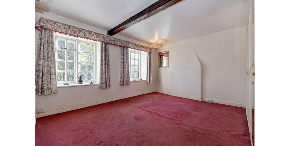 THREE BEDROOM DETACHED PROPERTY IN NEED OF MODERNISATION