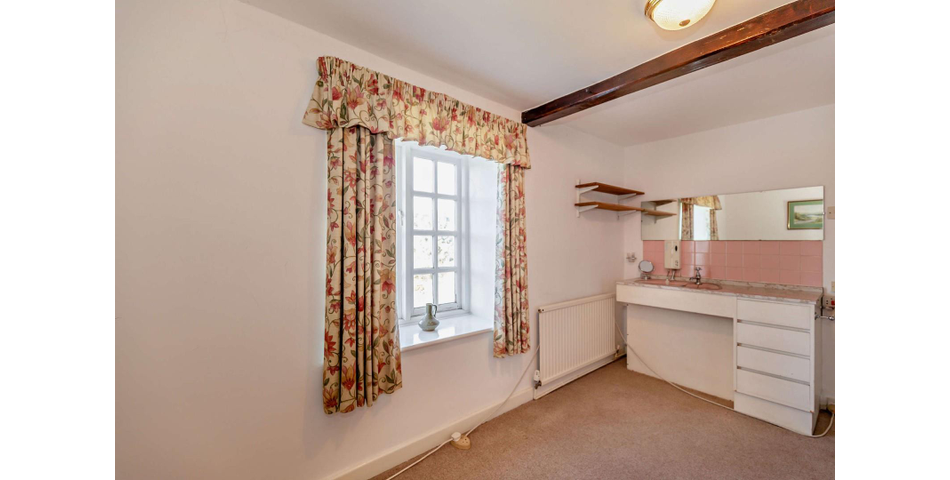 THREE BEDROOM DETACHED PROPERTY IN NEED OF MODERNISATION