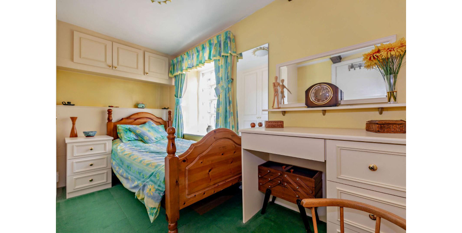 THREE BEDROOM DETACHED PROPERTY IN NEED OF MODERNISATION