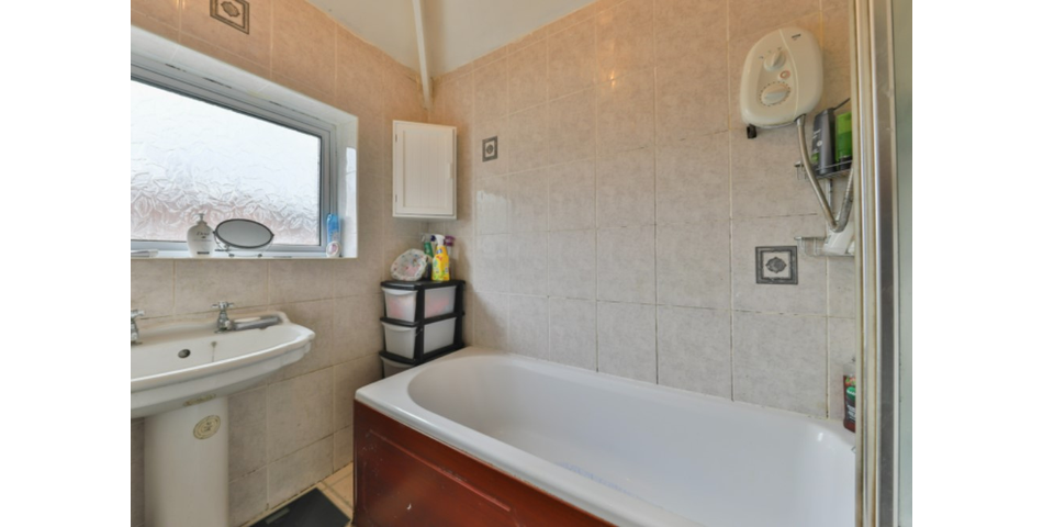 THREE BEDROOM SEMI-DETACHED PROPERTY