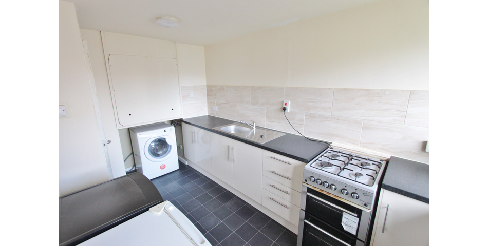 3 BEDROOM MAISONETTE