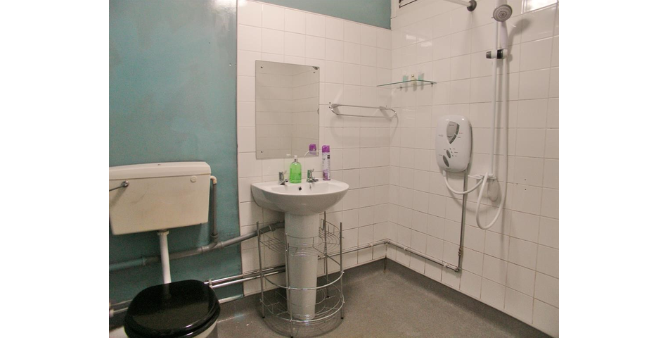 3 BEDROOM MAISONETTE