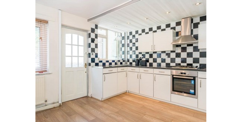 2 BEDROOM SEMI DETACHED PROPERTY