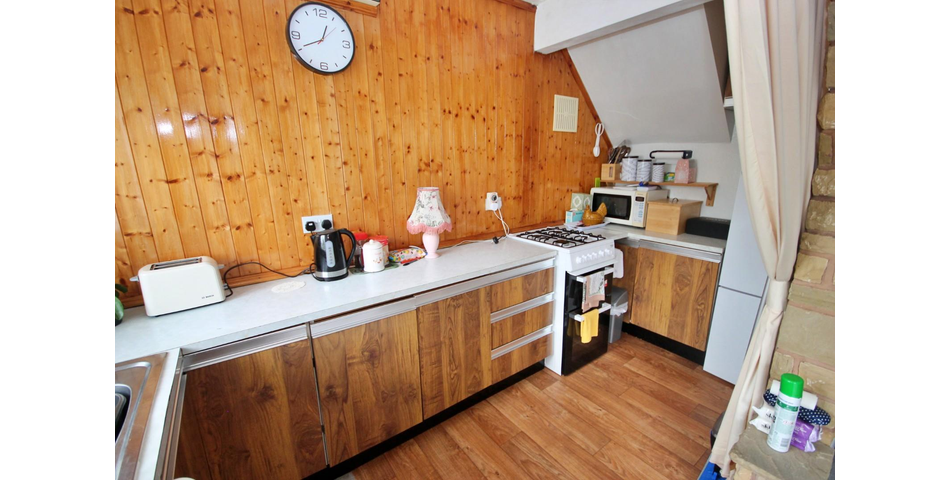 THREE BEDROOM SEMI-DETACHED PROPERTY