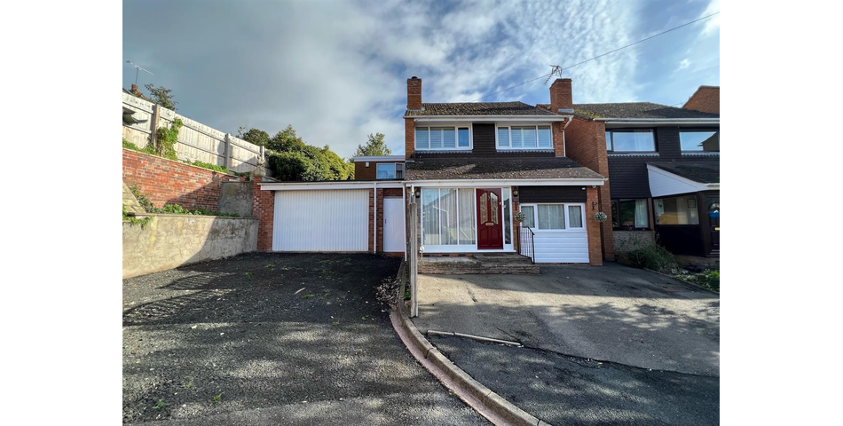 THREE BEDROOM LINK DETACHED PROPERTY