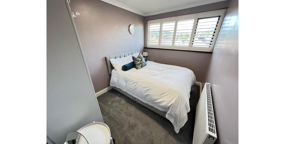 THREE BEDROOM LINK DETACHED PROPERTY