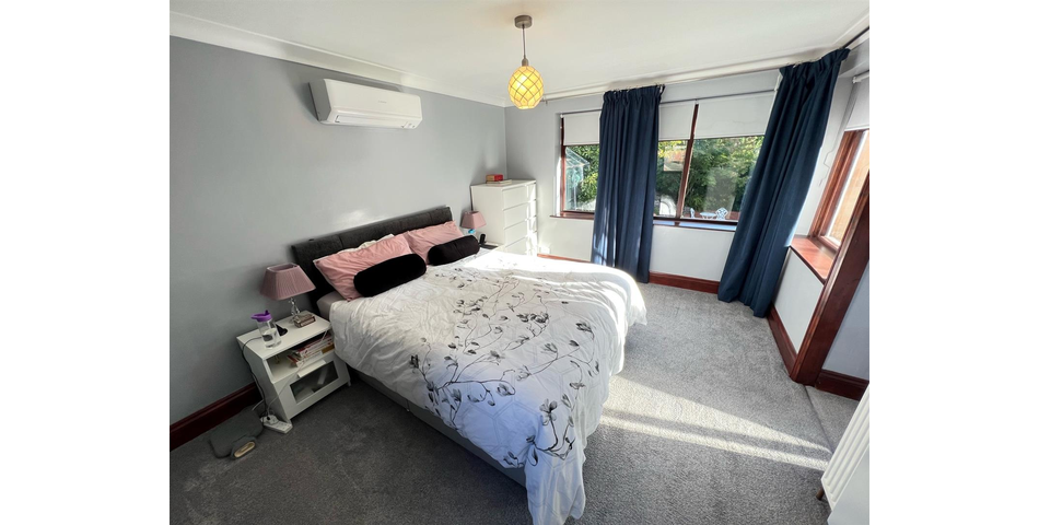 THREE BEDROOM LINK DETACHED PROPERTY
