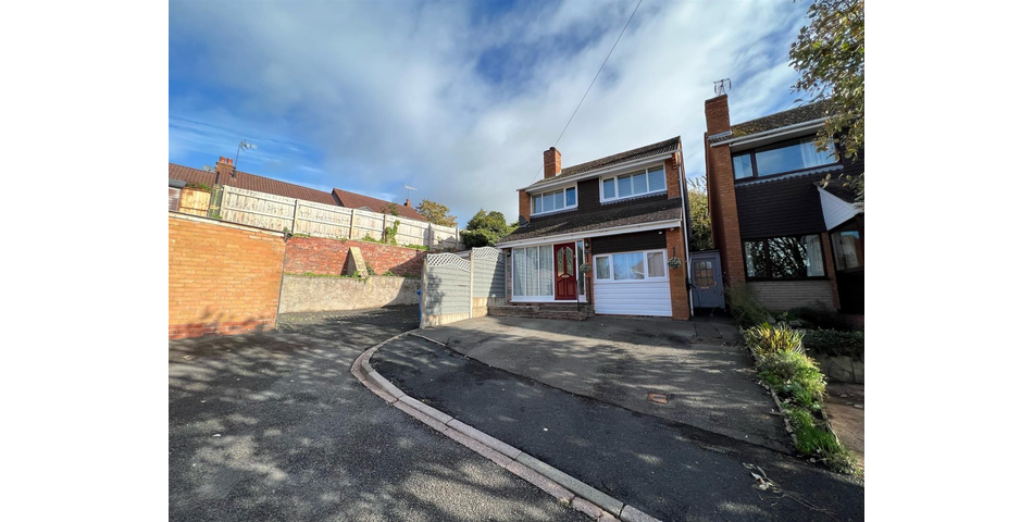 THREE BEDROOM LINK DETACHED PROPERTY
