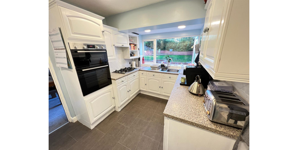 THREE BEDROOM LINK DETACHED PROPERTY