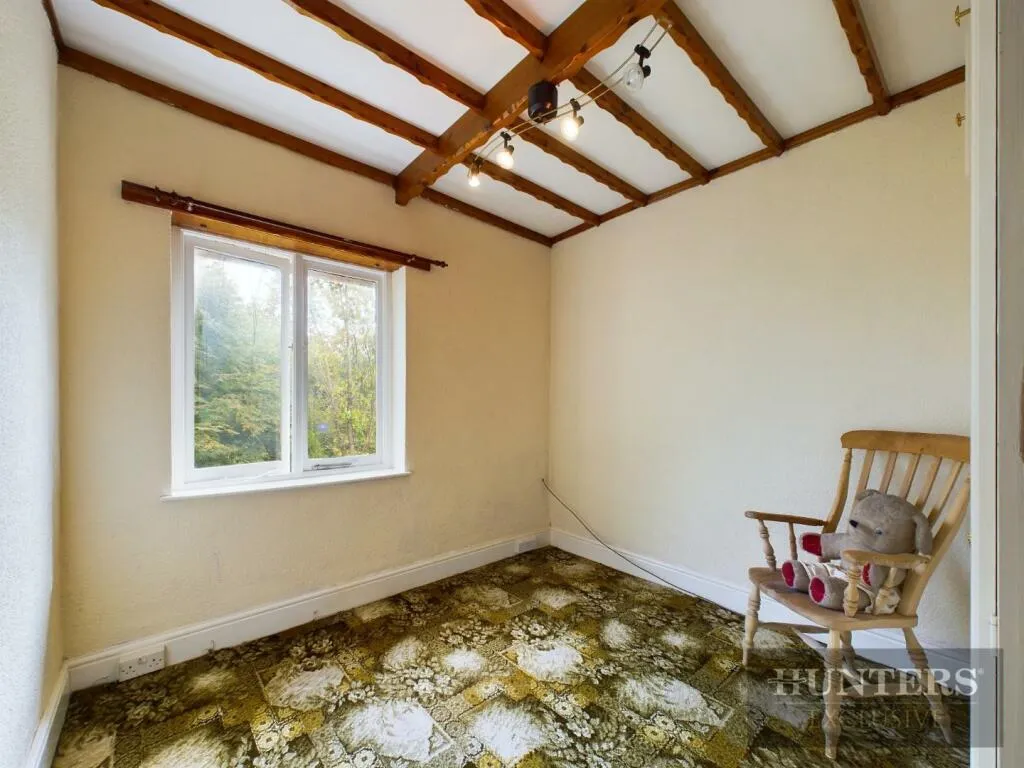 5 bed Detached
