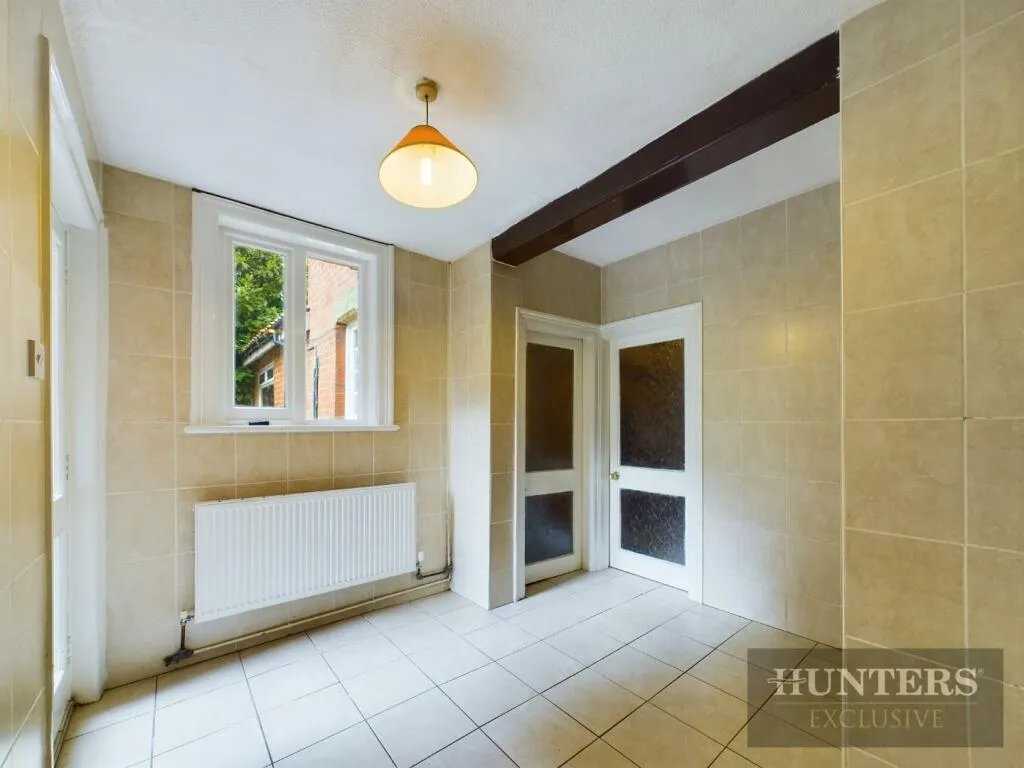 5 bed Detached