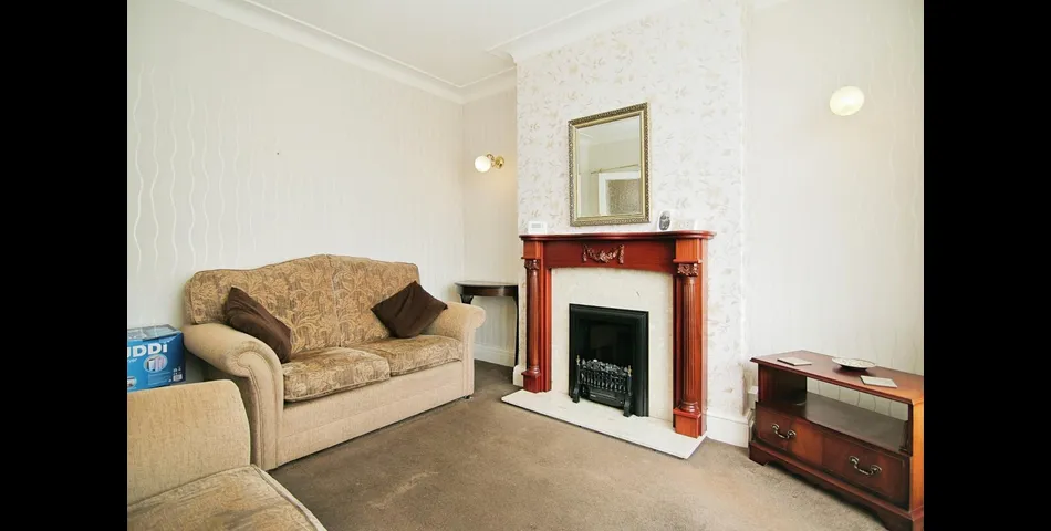 THREE BEDROOM SEMI-DETACHED PROPERTY