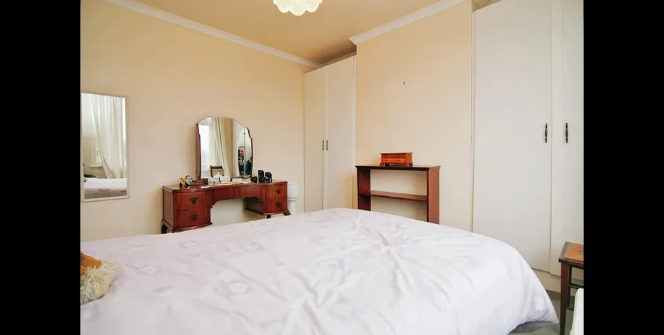 THREE BEDROOM SEMI-DETACHED PROPERTY