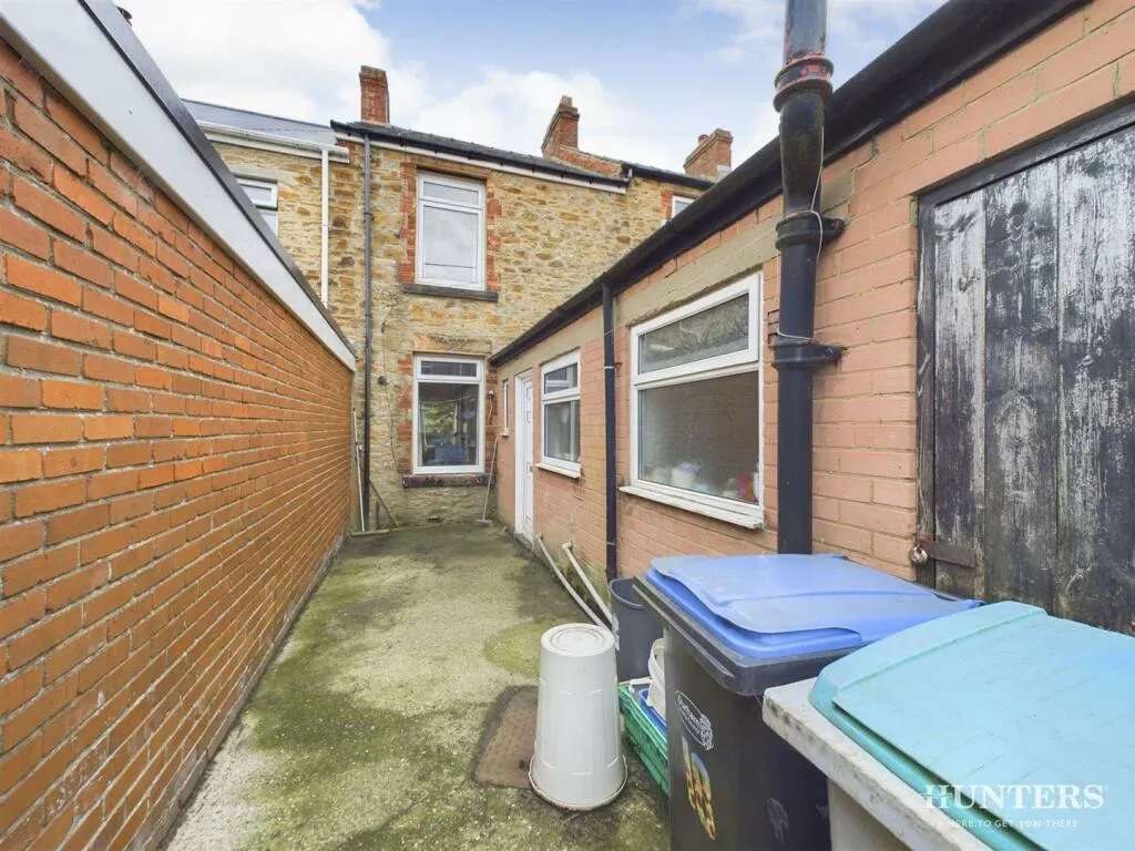 2 bed House