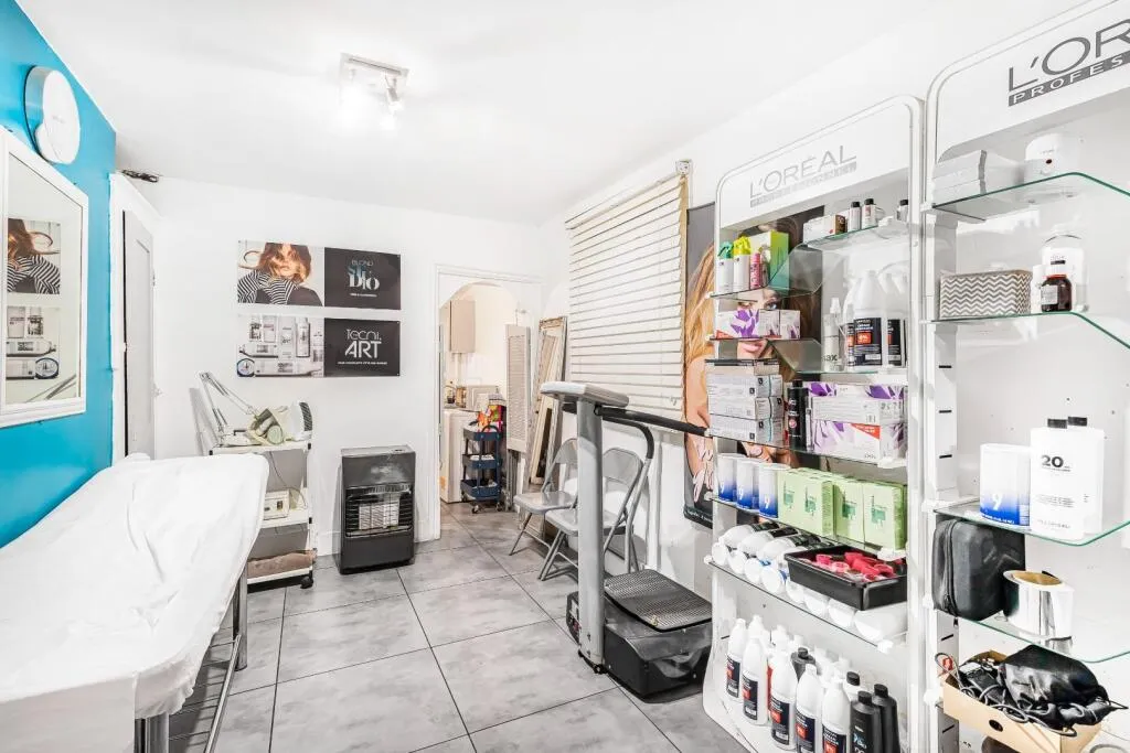 Hairdresser / Barber Shop