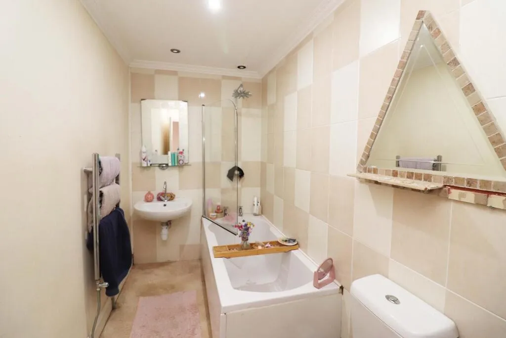 2 bed Terraced