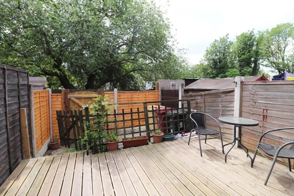 2 bed Terraced