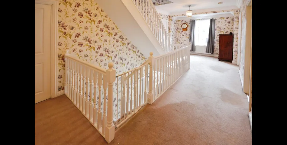 SIX BEDROOM, FOUR BATHROOM DETACHED PROPERTY