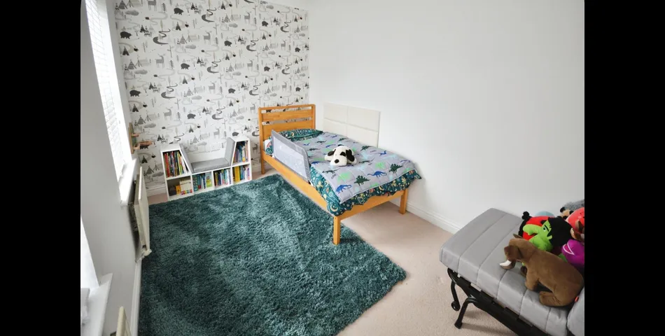 SIX BEDROOM, FOUR BATHROOM DETACHED PROPERTY