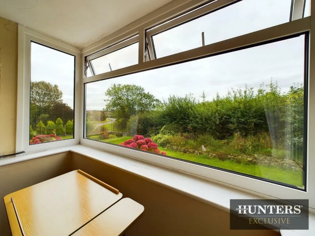 5 bed Detached Bungalow