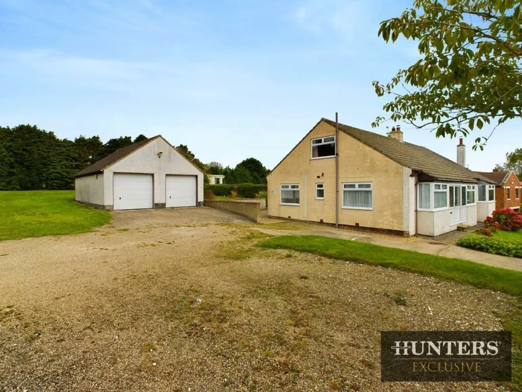 5 bed Detached Bungalow