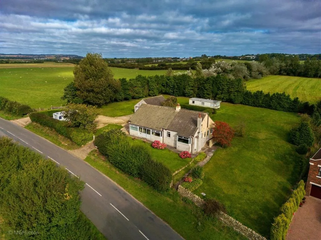 5 bed Detached Bungalow