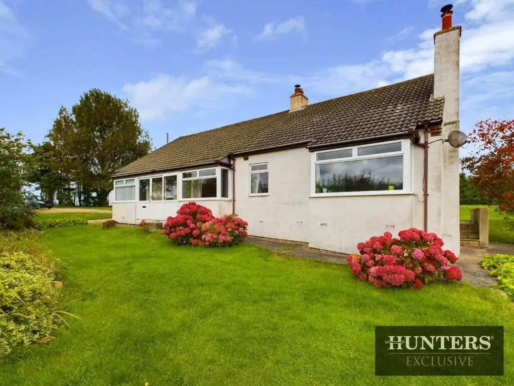 5 bed Detached Bungalow