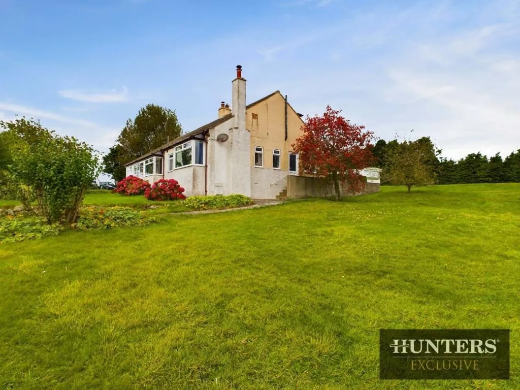 5 bed Detached Bungalow