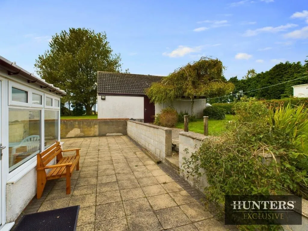 5 bed Detached Bungalow