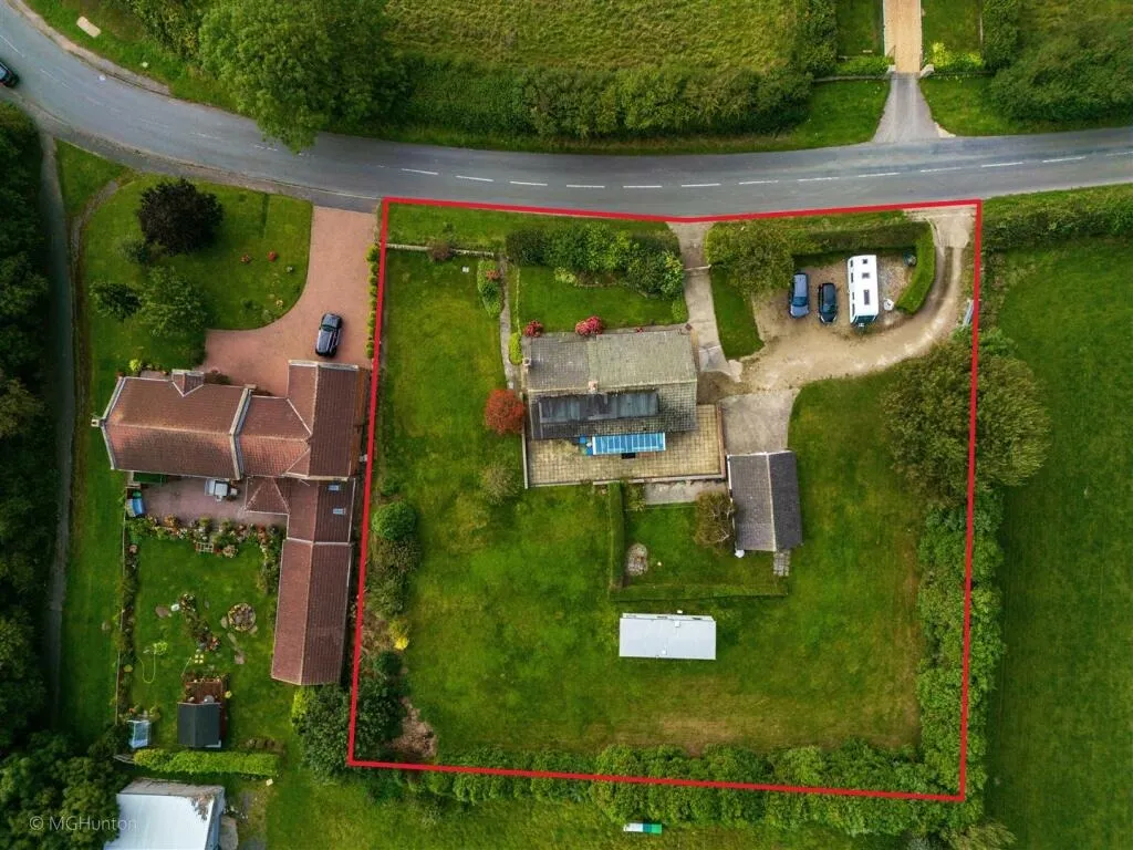 5 bed Detached Bungalow
