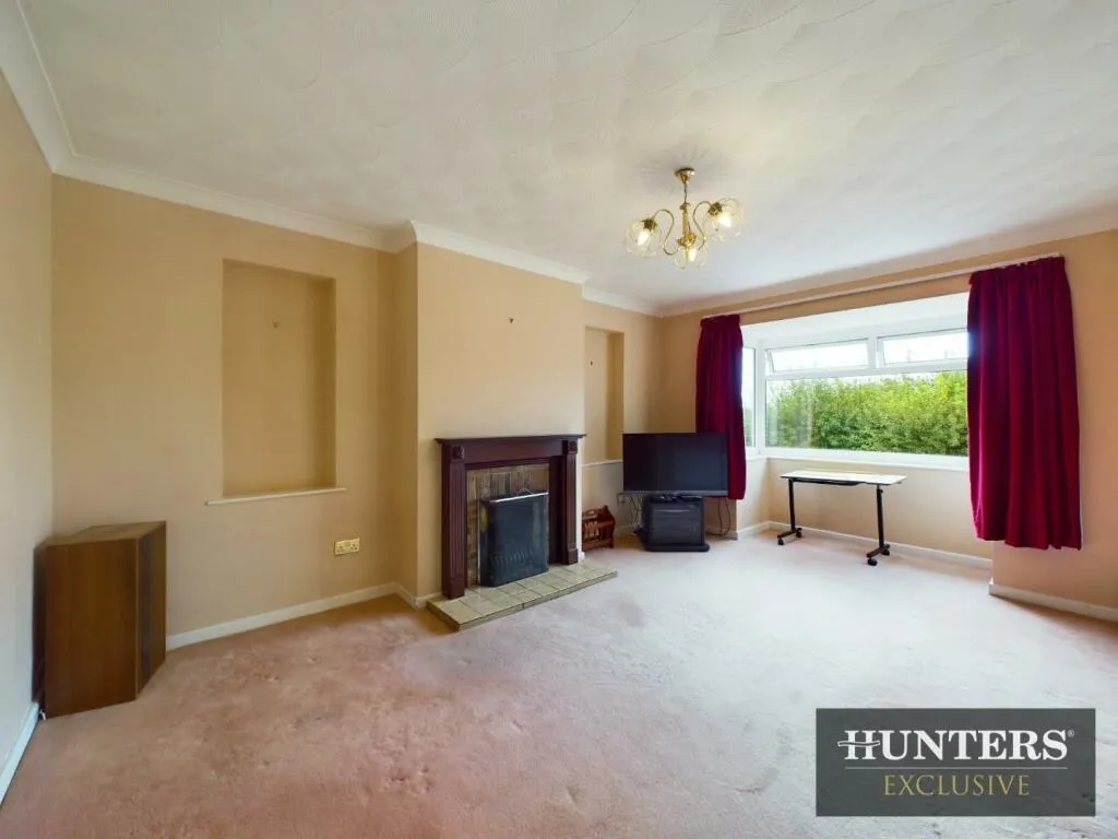 5 bed Detached Bungalow