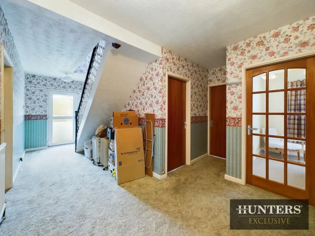 5 bed Detached Bungalow