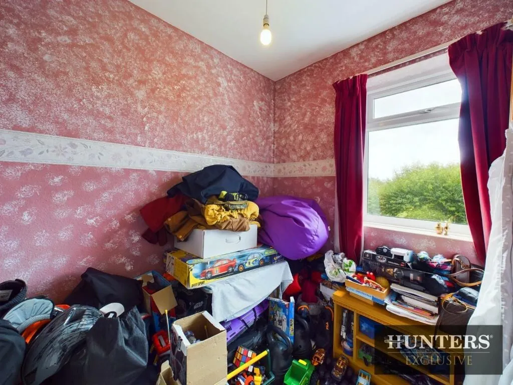 5 bed Detached Bungalow