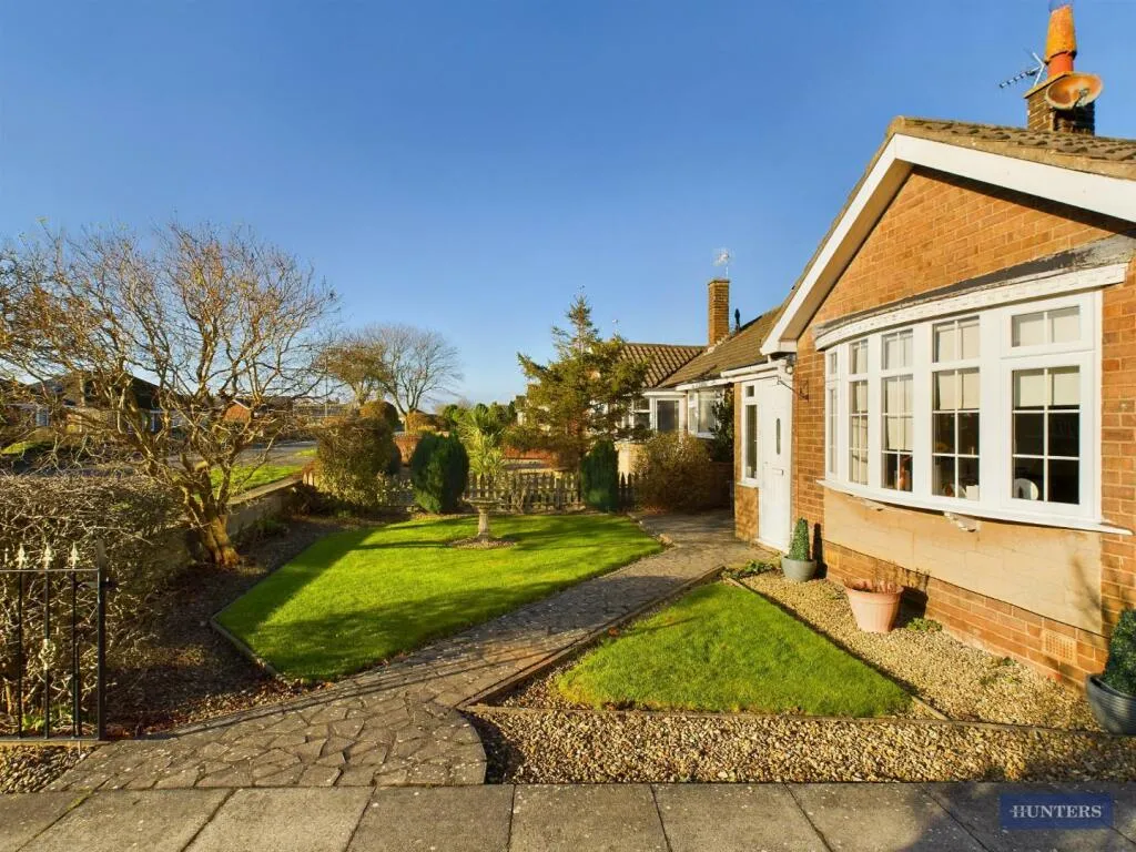 2 bed Semi-Detached Bungalow