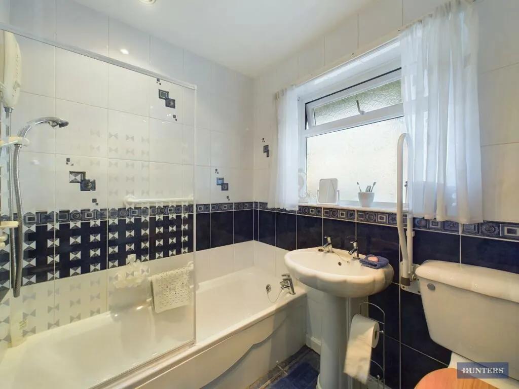 2 bed Semi-Detached Bungalow