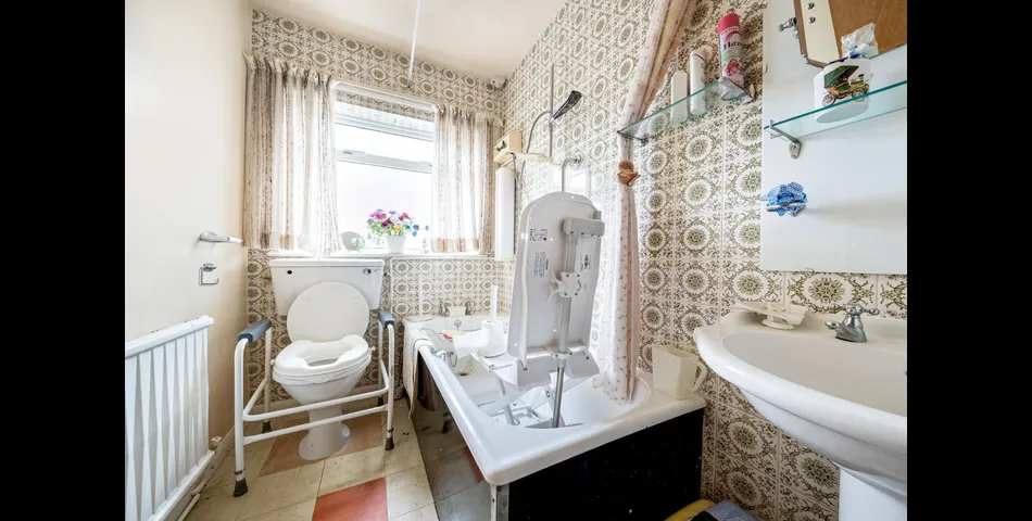 THREE BEDROOM DETACHED PROPERTY
