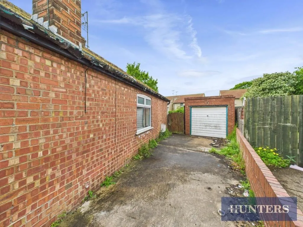 2 bed Semi-Detached Bungalow