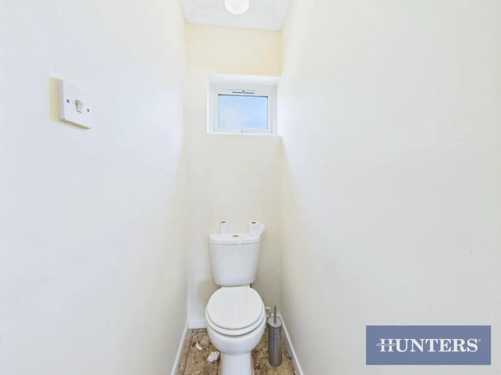 4 bed Detached Bungalow