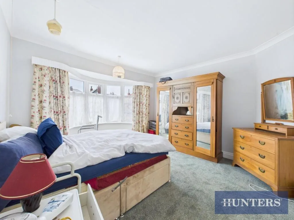 4 bed Detached Bungalow