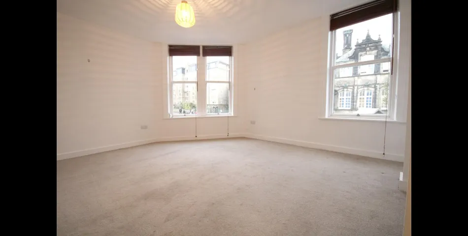 ONE BEDROOM APARTMENT