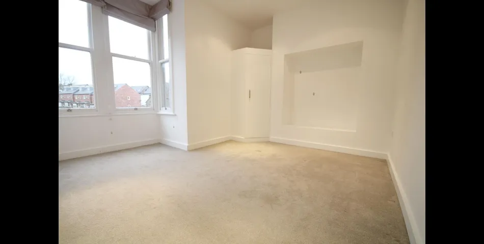 ONE BEDROOM APARTMENT