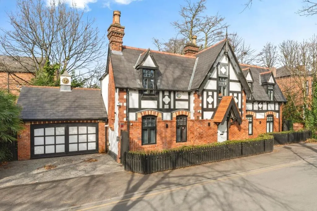 4 bed Detached