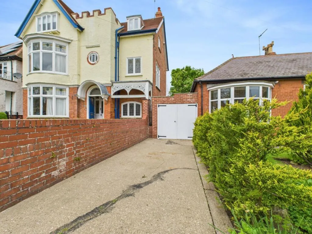 3 bed Detached Bungalow