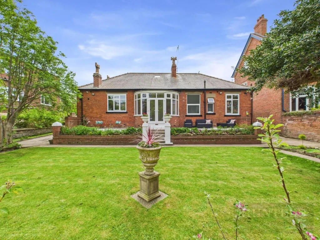 3 bed Detached Bungalow